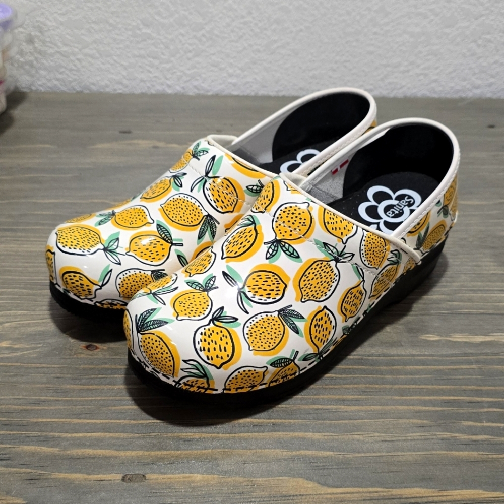 Strada Sanita Clog NEW Lemon print Size 38